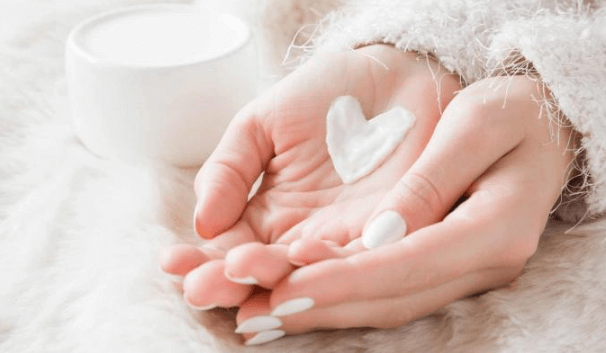طرق العناية باليدين