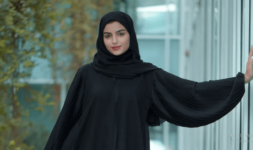 عبايات سادة رخيصه بأجمل التصاميم والخامات